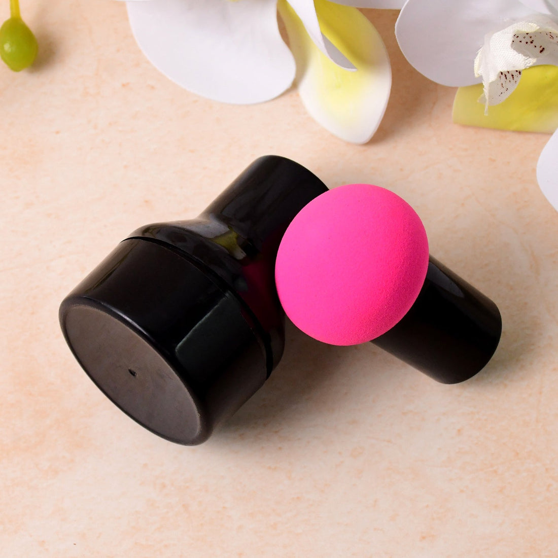Professional Makeup Sponge Puff with Handle (1 Pc)