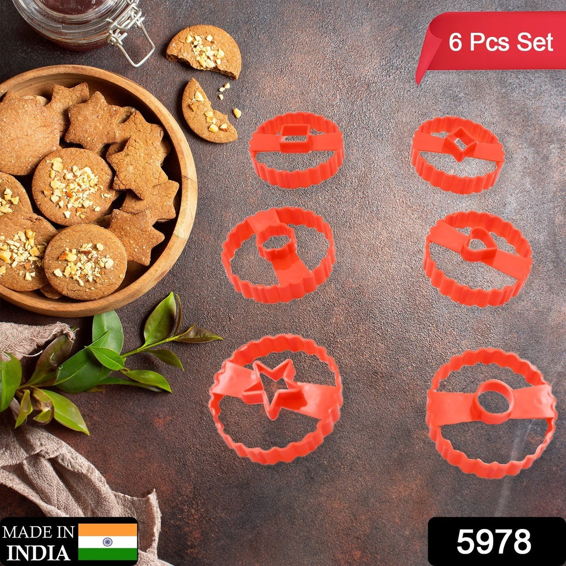 Set of 6 plastic cookie cutters for cake and biscuit decoration