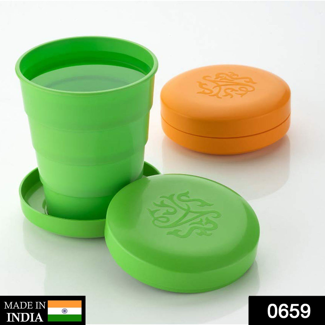 Portable folding travel cup with lid, ideal for kids and camping
