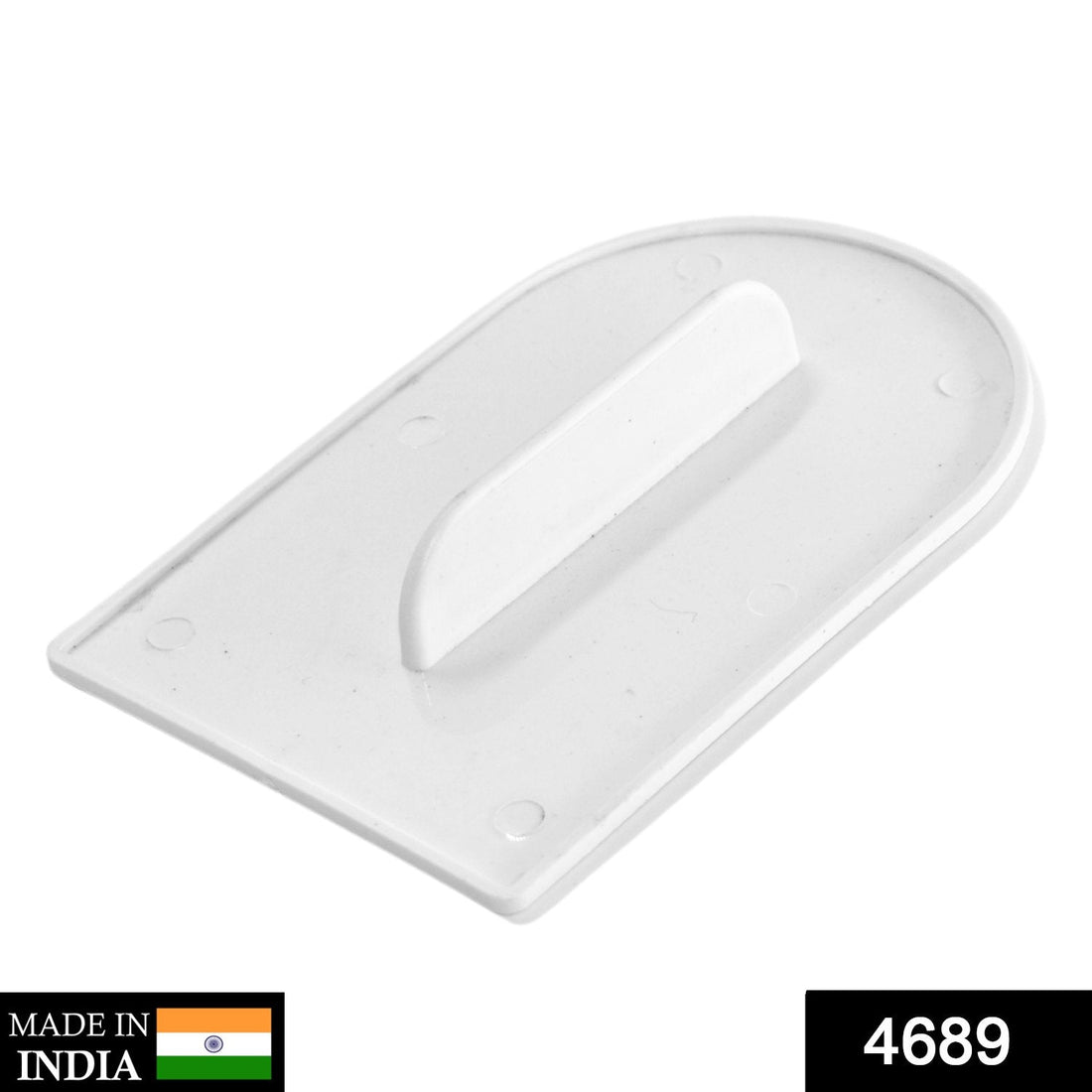 Plastic icing smoother for cake and pastry decoration
