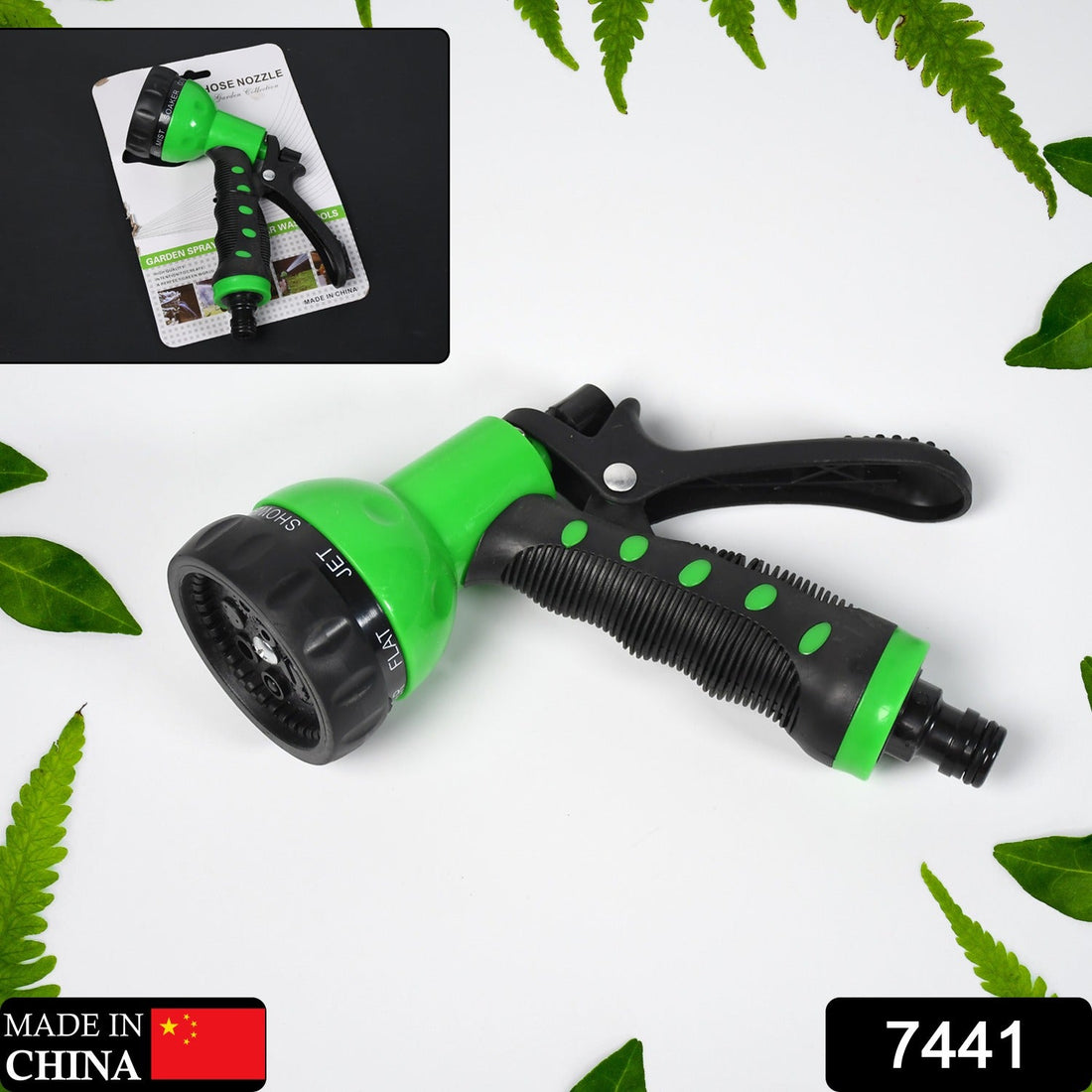 Garden hose nozzle with adjustable spray patterns